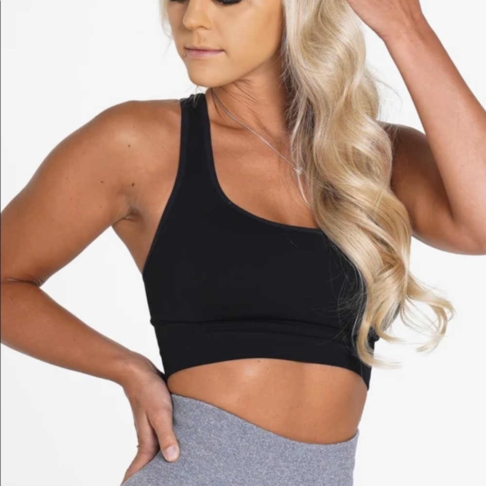 NVGTN black sports bra